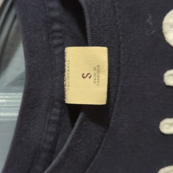 Hollister t-shirt - Picture 2 of 2